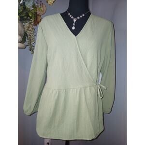 Time and Tru Wrap Top Women's Medium Green Balloon Sleeve Cinched Tie Waist